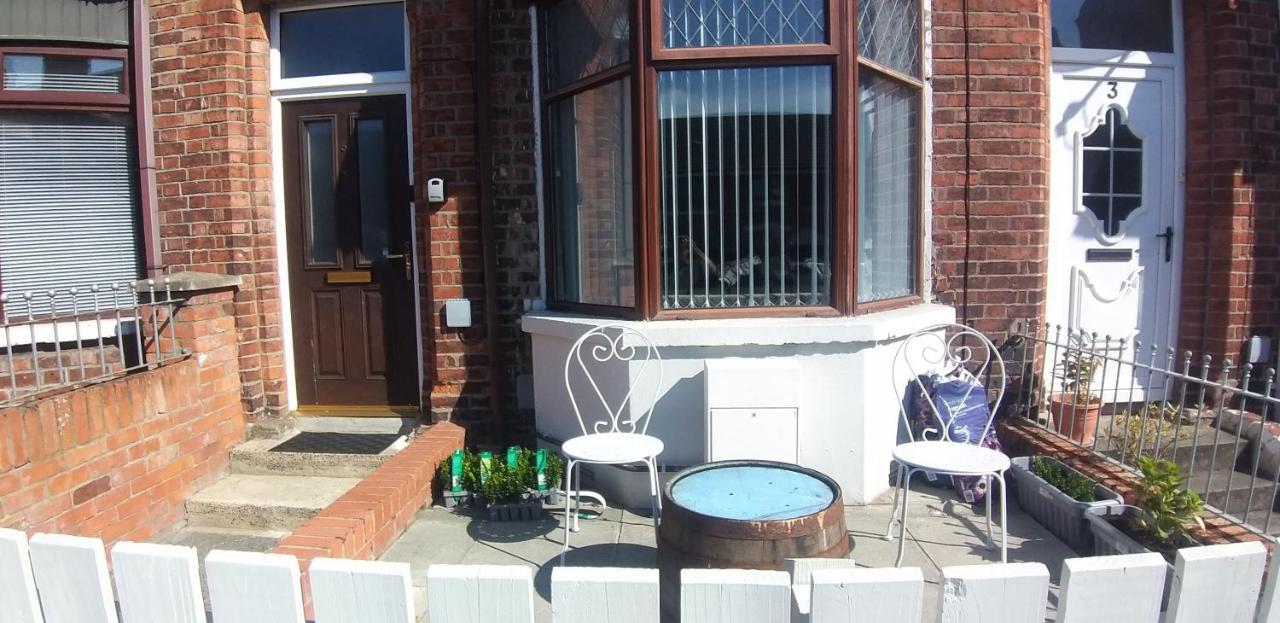 St. James Street Townhouse Belfast Esterno foto